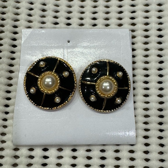 Black Bead Necklace and Earrings Set - Picture 2 of 3